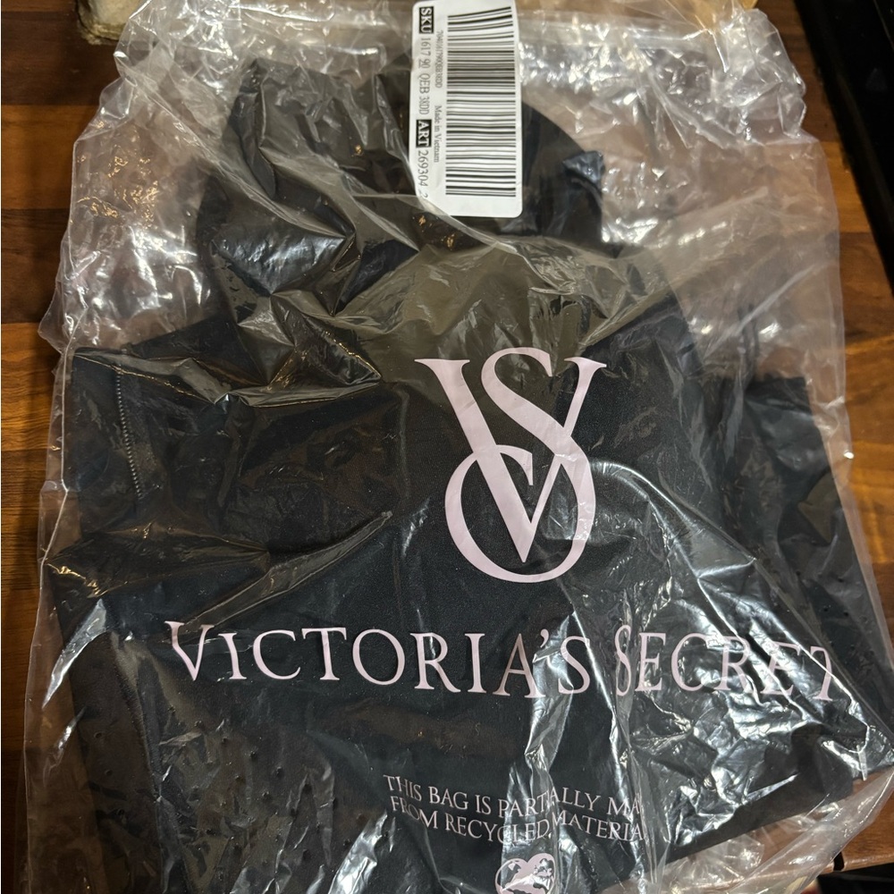 Victoria's Secret Black sports bra brand new